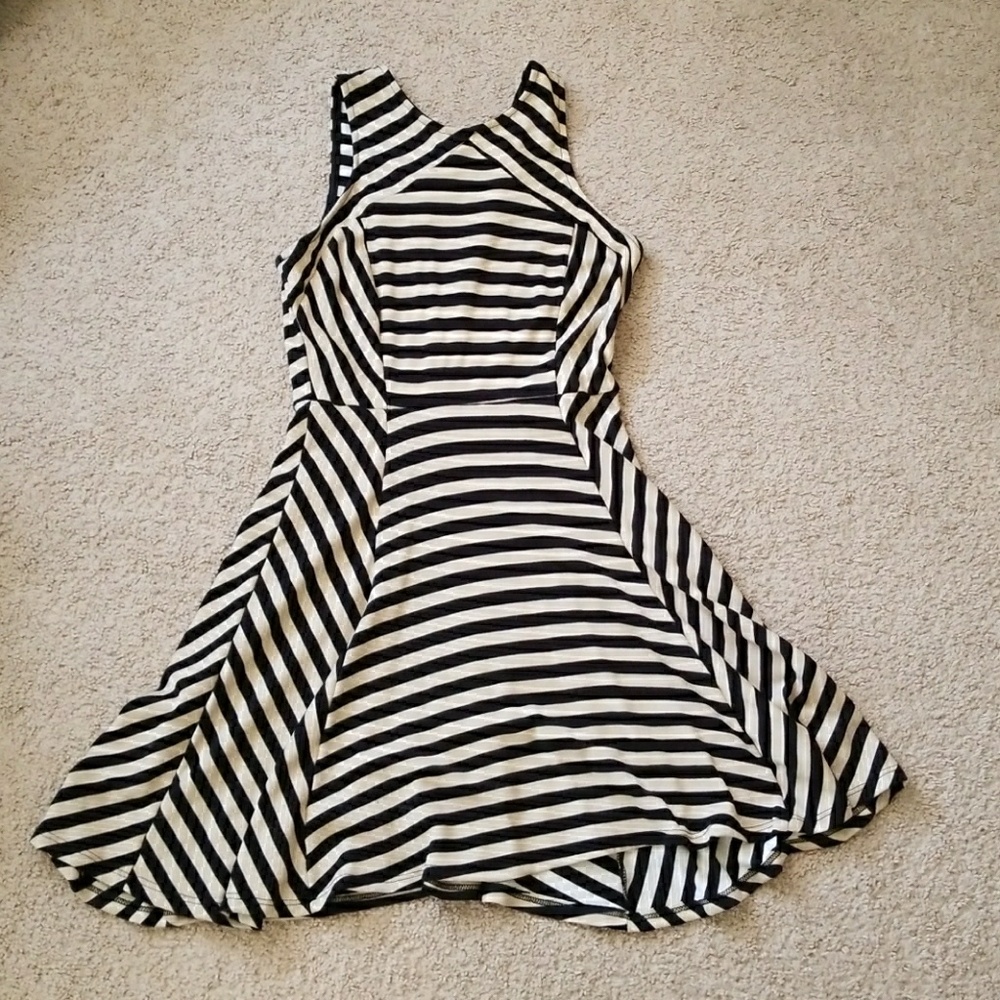 A-line beige & black striped dress with keyhole